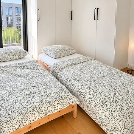 Apartment Luxury Waterfront With 2 Large Balconies *